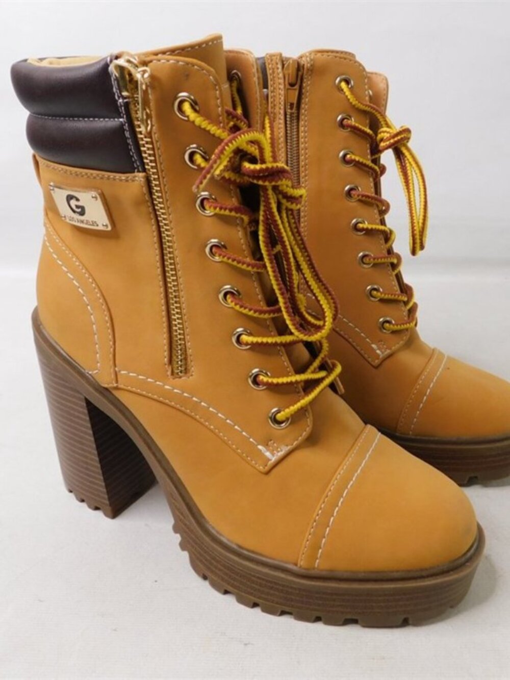 GBG Los Angeles women's lace-up boots; Size 7
